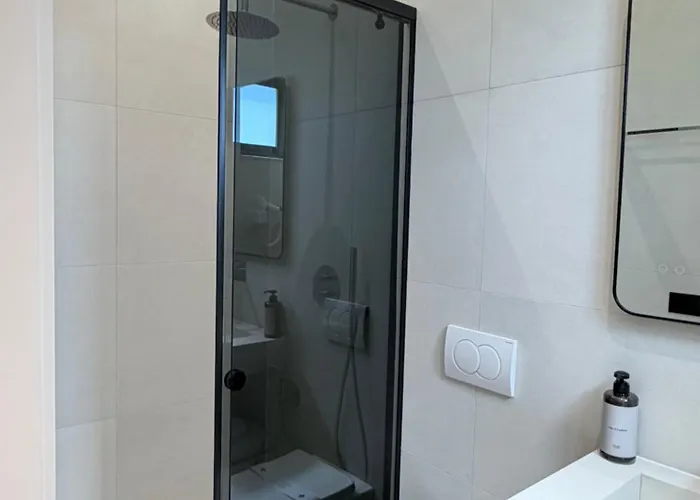 Отель Monaco Kamez