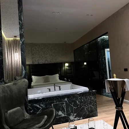 Monaco Hotel Kamez